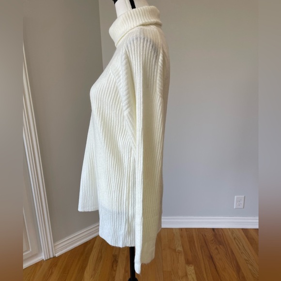 Olivaceous New size Large turtle neck soft sweater cream cozy ribbed knit sliit - Picture 5 of 12